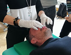 una-seduta-tipo-di-osteopatia-010